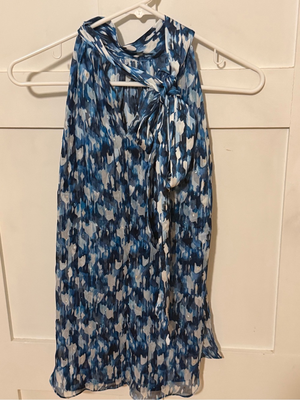 White House black market tie neck sleeveless blouse size 0